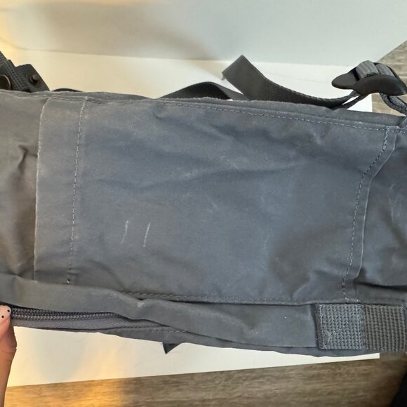 Fjallraven - Kanken Classic Everyday Backpack - Picture 7 of 8
